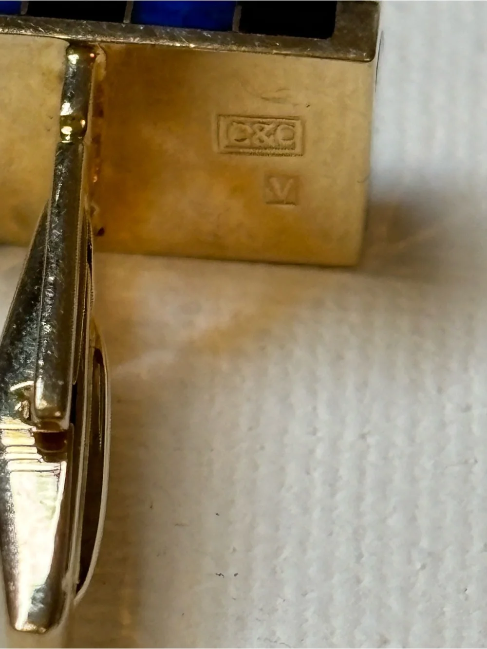 Very nice 14k gold lapis and onyx Cufflinks.
